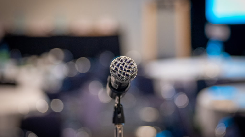 Amy has been speaking on inspirational topics for over thirty years.